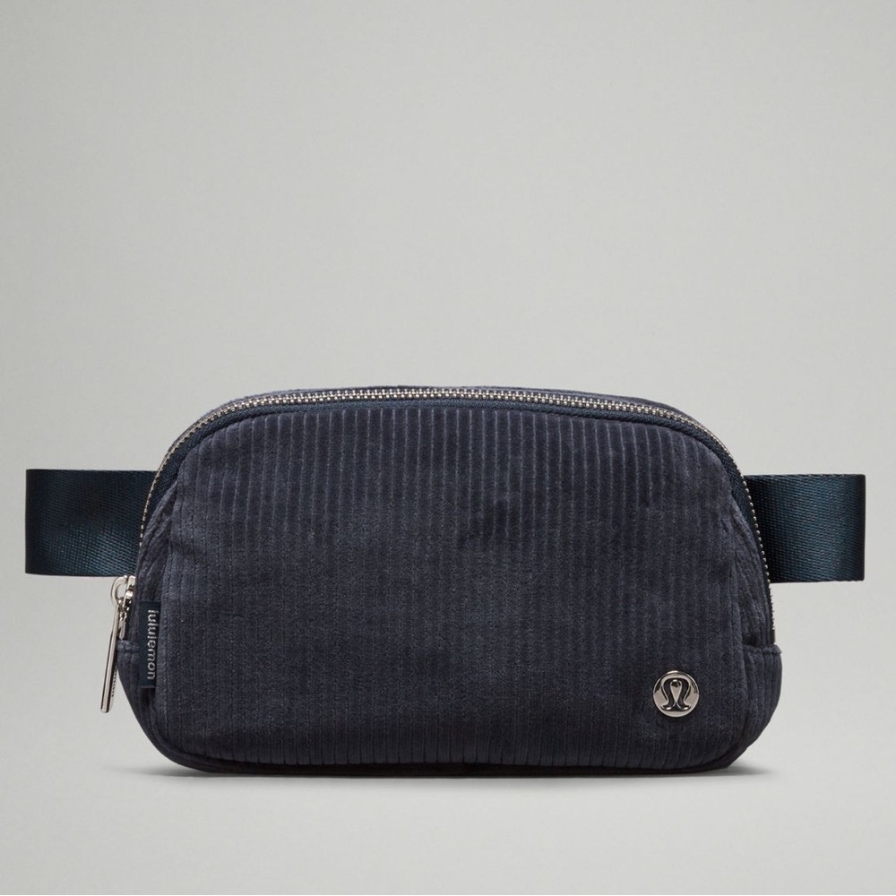 Lululemon | everywhere belt bag | corduroy true navy